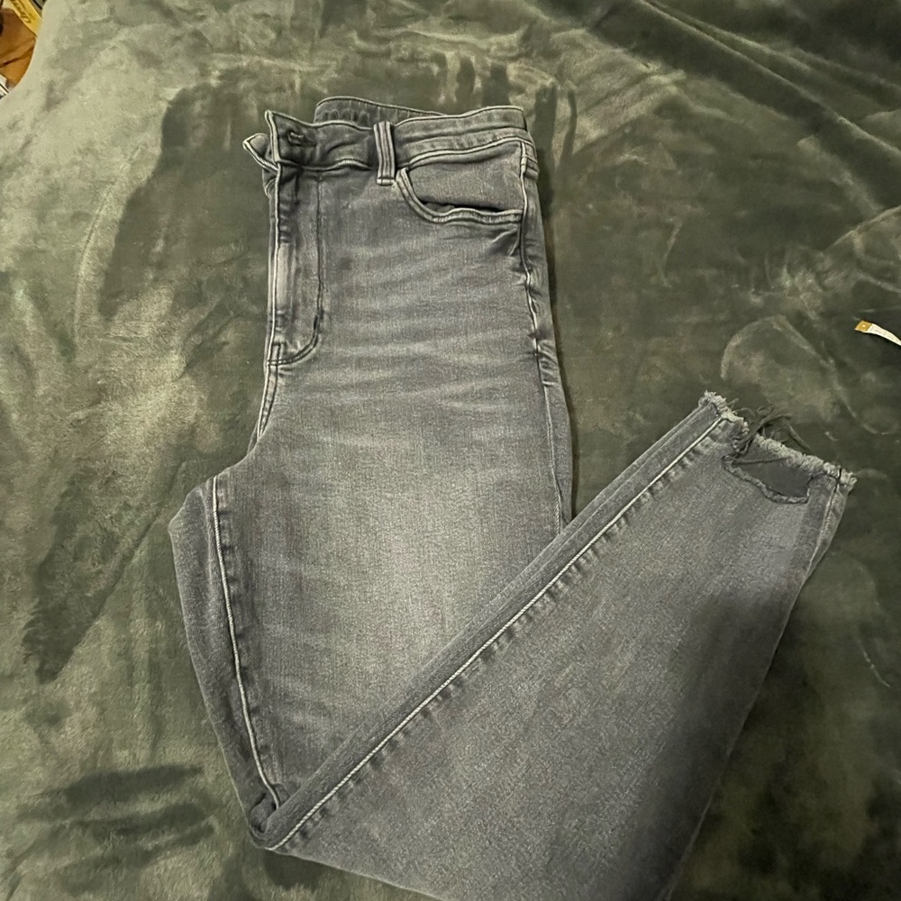 Super Stretch American Eagle Short Skinny Jeans